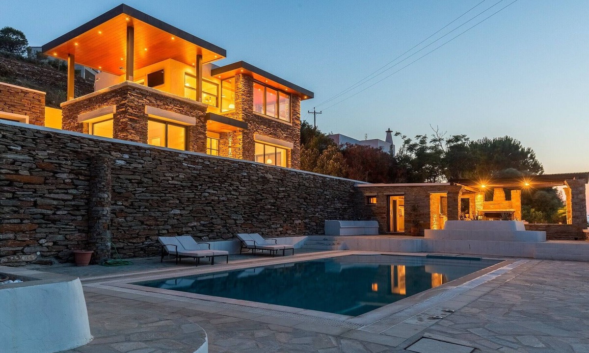 Vourkari Villa | 3 bedroom accommodation in Ioylis