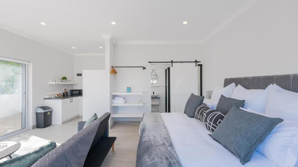 L'Agulhas Apartment | 34.4 Degrees South Studio Apartment