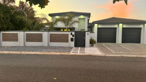 Trawal House | 40 On Vleiland