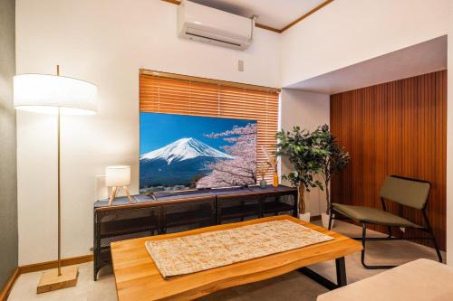 Matsubara Apartment | 6 min walk from Shibuya Ward, Nishi-Shinjuku 5-chome Station, Great access to Shinjuku, Harajuku, Fully furnished, 6 people, 101