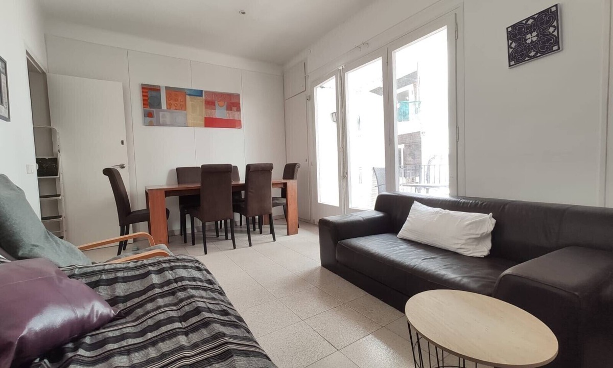 Sitges Town Center Apartment | Apartment MariBeach Sitges with Terrace, A/C & Wi-Fi