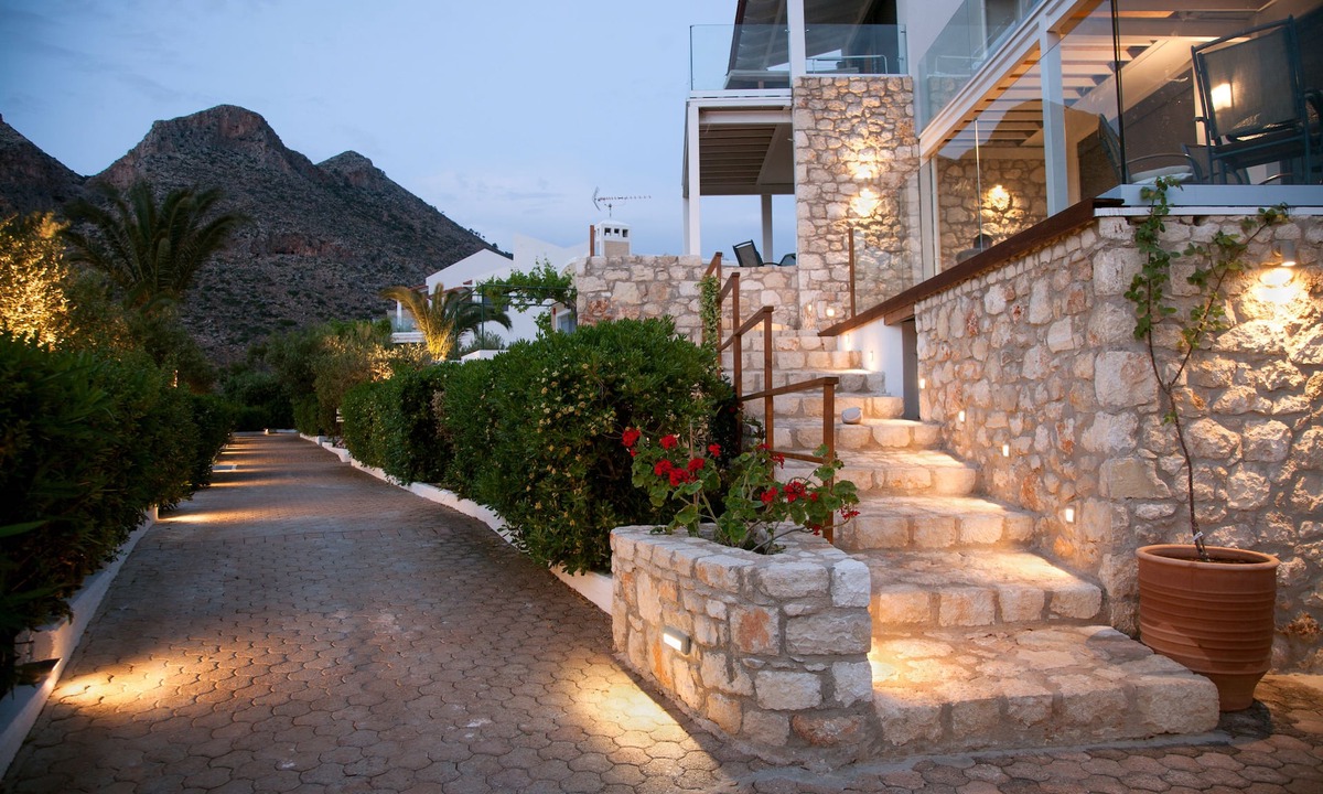 Stavros House | Artemis Village Apartments & Studios