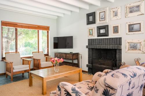 Sedgefield House | Avemore Island Home- back up power -magical views
