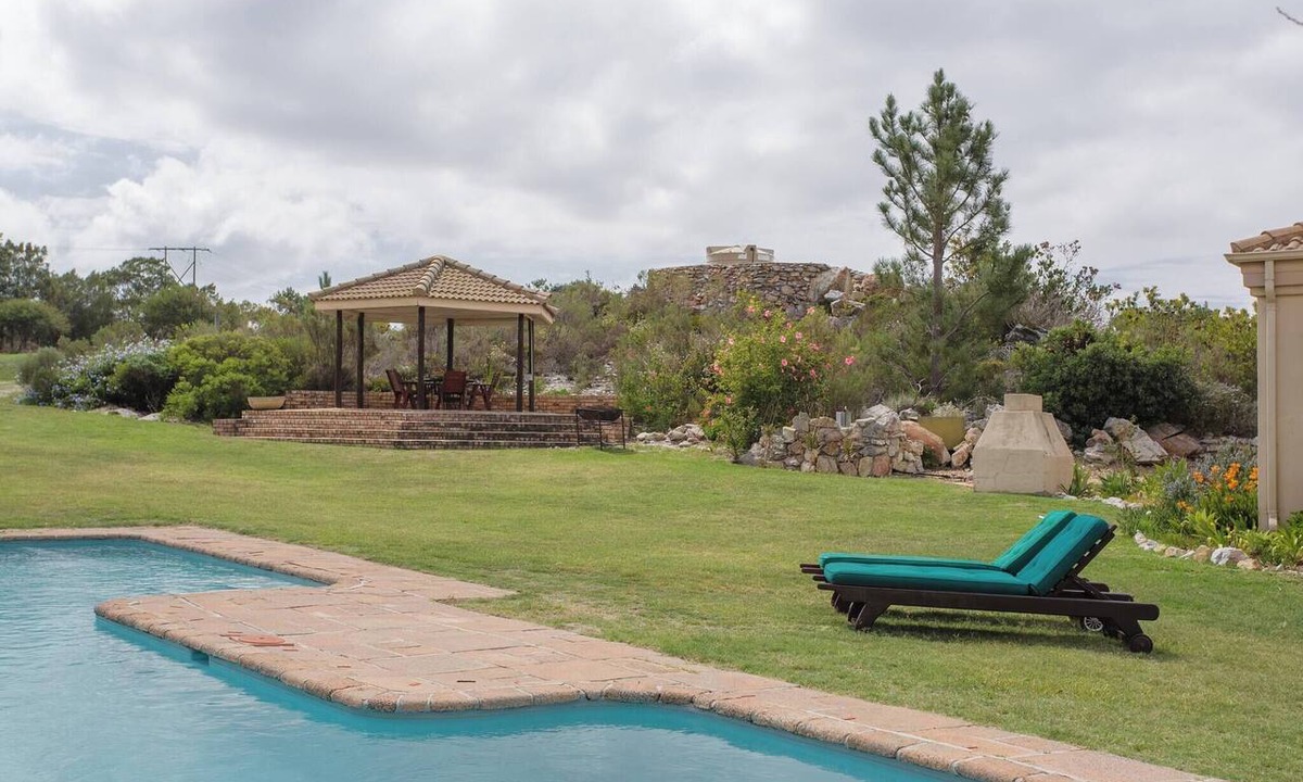 Bot River Villa | Barton Blue Crane near Hermanus Pool & Hot Tub
