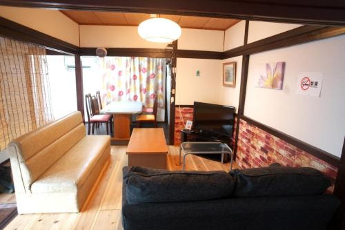 Takashiho Apartment | Base 高志保