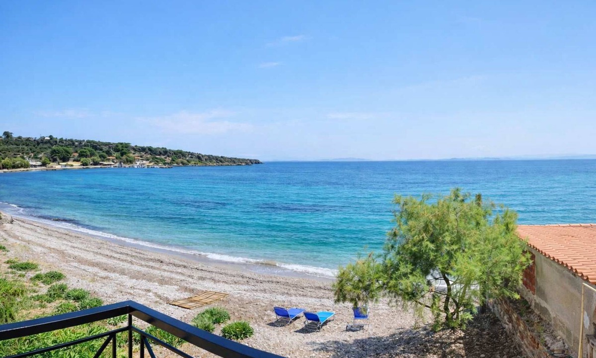 Skala Mistegnon House | Beachfront Modern Escape Anatoli By The Lesvos Sea
