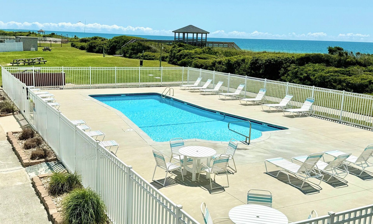 Atlantic Beach Condo | BEACHSIDE COMMUNITY 2nd Floor Private Beach Access Pool Kitchen BBQ Grills