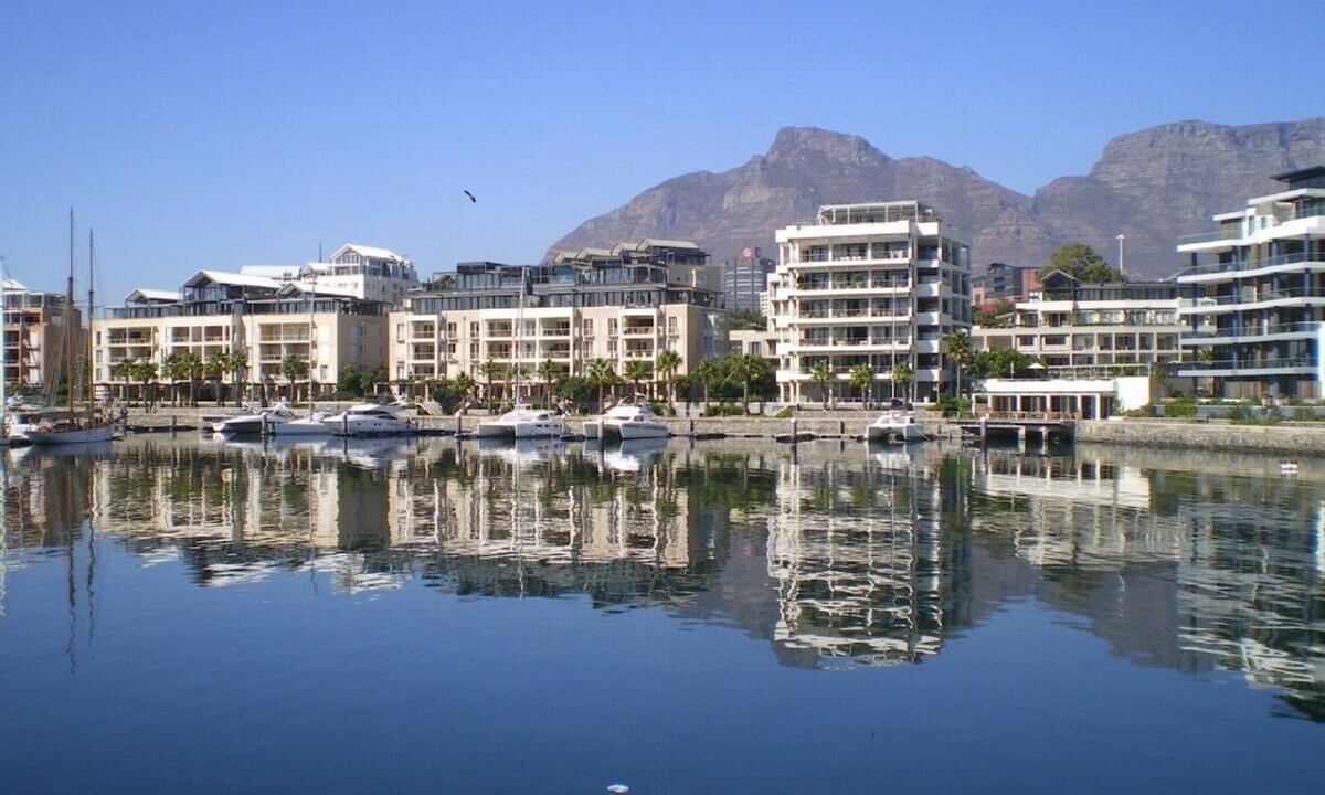 Victoria and Alfred Waterfront Apartment | Beautiful, safe two bed apartment V & A Waterfront Cape Town * grading.