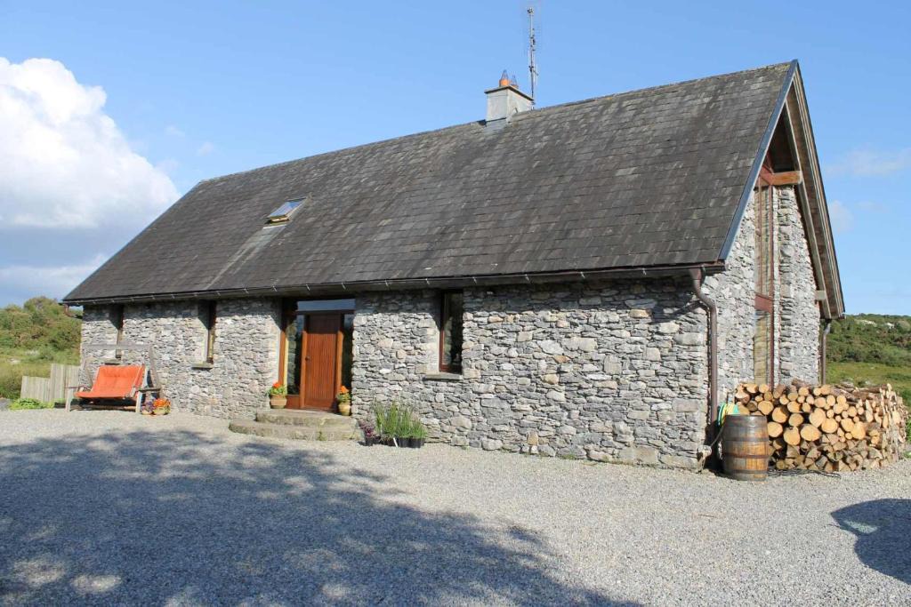 Roscoe House | Beautiful Stone Riverside Retreat Galway