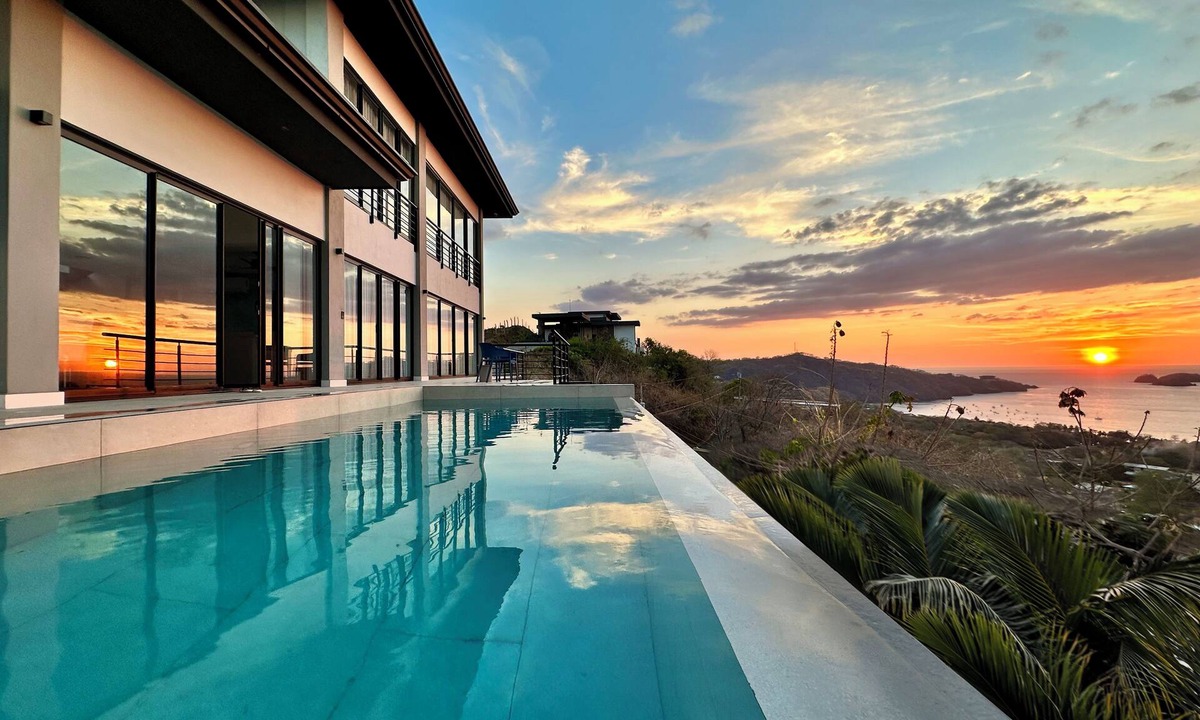 Panama Beach House | Blue Dragonfly – Oceanview Villa with 43ft Infinity Lap Pool & Beach Gear