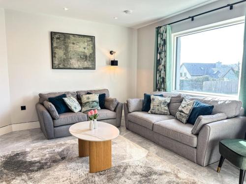 Dingle House | Central Haven Dingle