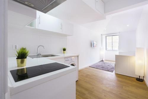 Santos Apartment | Central Lisbon Studio