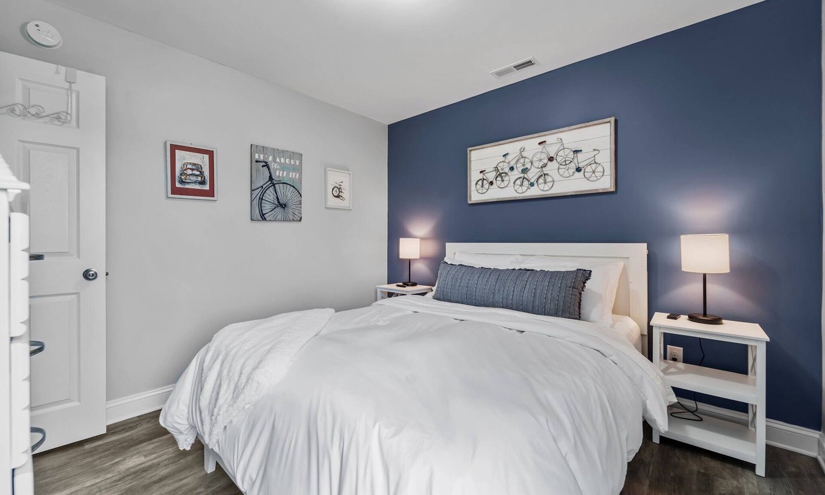 Colington Apartment | Cozy beach get away situated between the ocean and sound. Pet friendly!