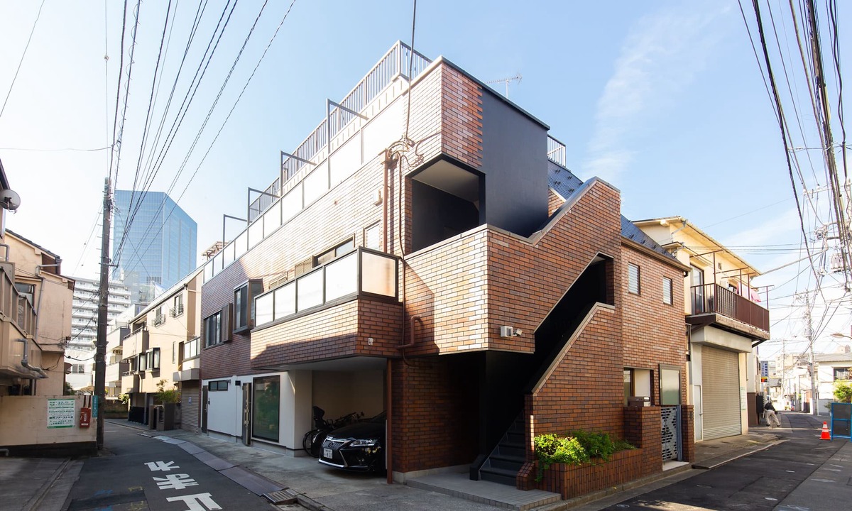 Kamiikebukuro House | Cross Bridge Ikebukuro