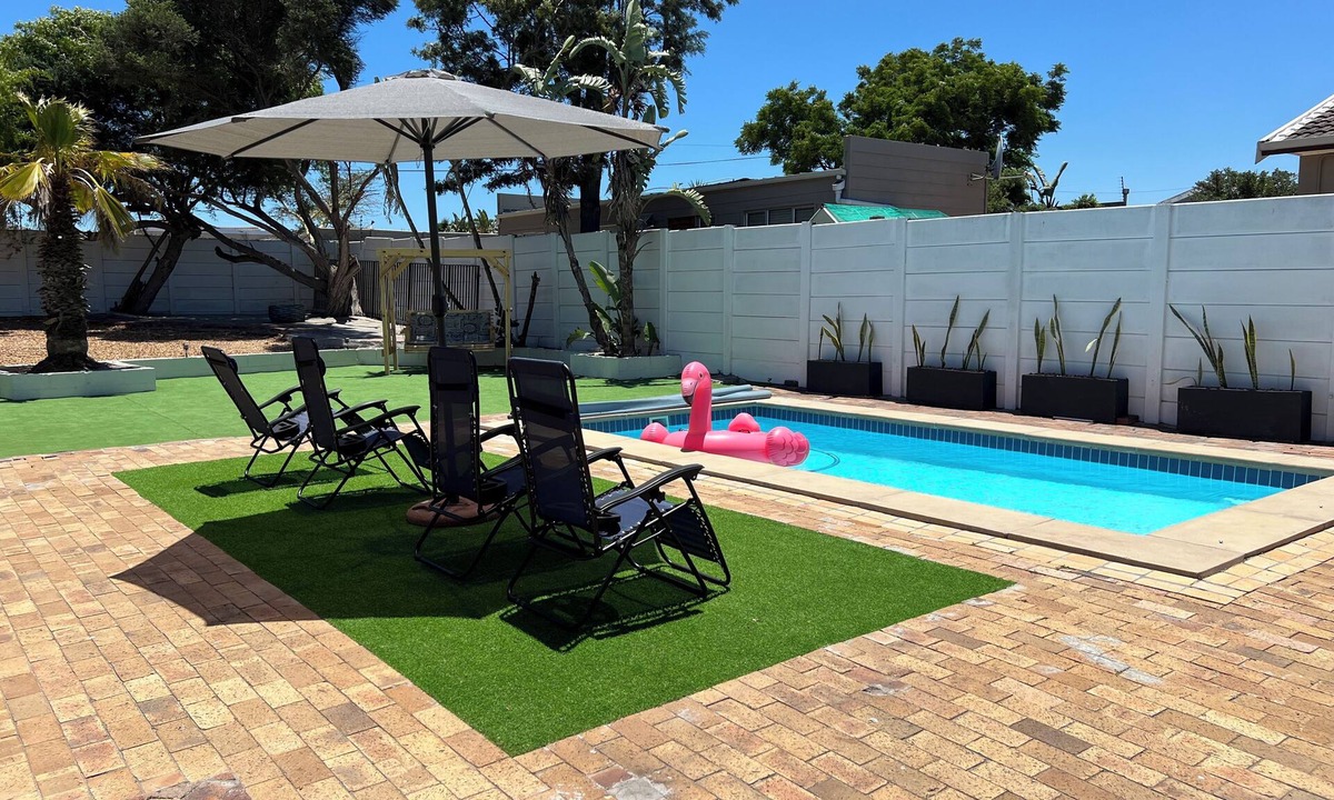 Milnerton Villa | Delightful luxury 10 sleeper villa in vibrant Cape Town