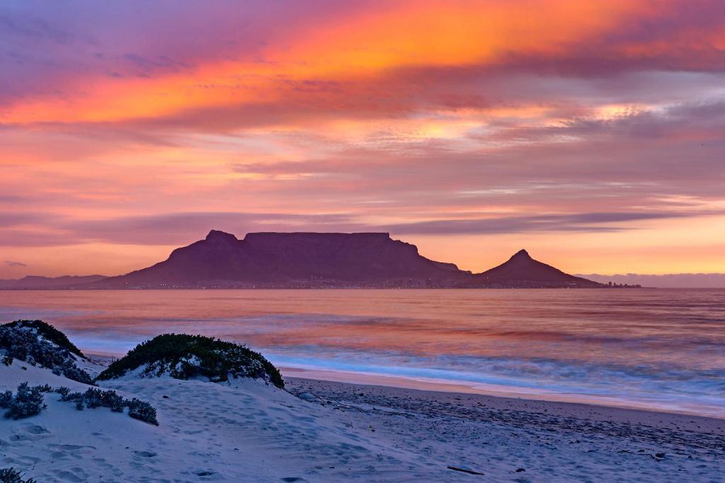 Bloubergstrand Apartment | Dolphin Beach E5