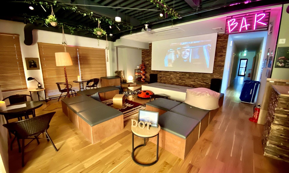 Oishi Hostel | Dot Hostel & Bar