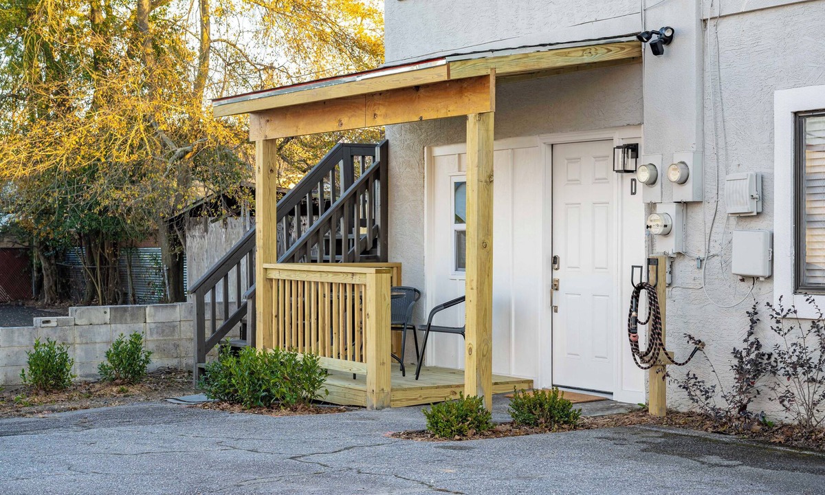 Midtown Apartment | Everything NEW Studio! Close to Golf and Medical!