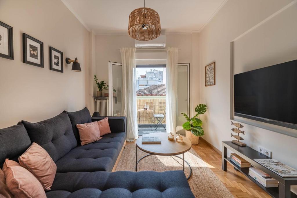 Thissio Apartment | Family-Friendly Thisseio Retreat Near Acropolis