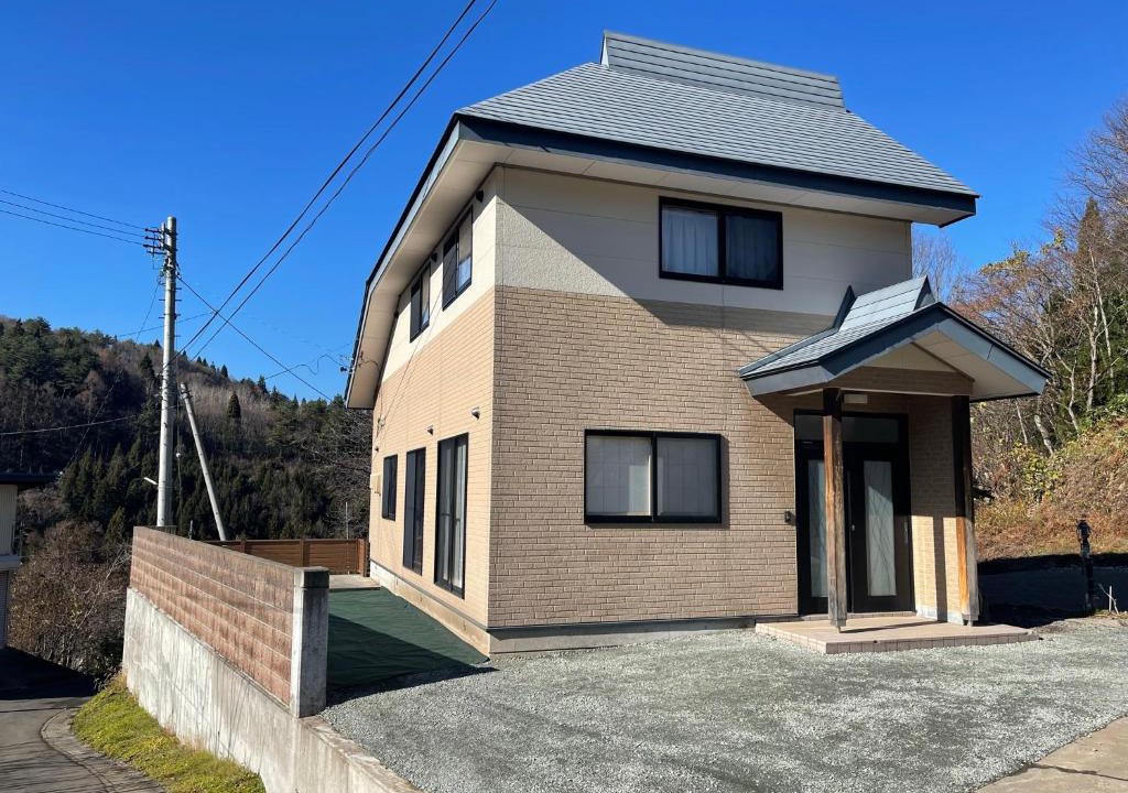 Yamanouchi Apartment | Five Peaks Ryuoo