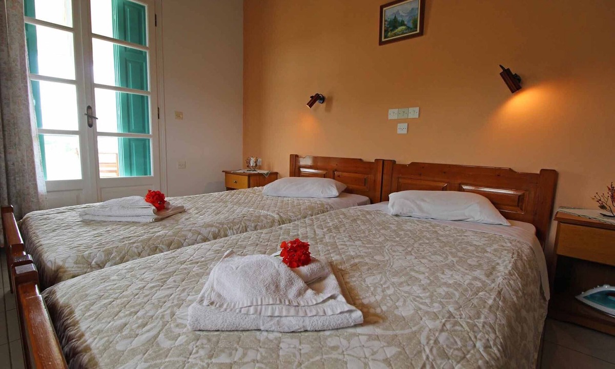 Agios Spyridon Corfu Apartment | Frankis Apartment 8 Agios Spyridonas Perithia