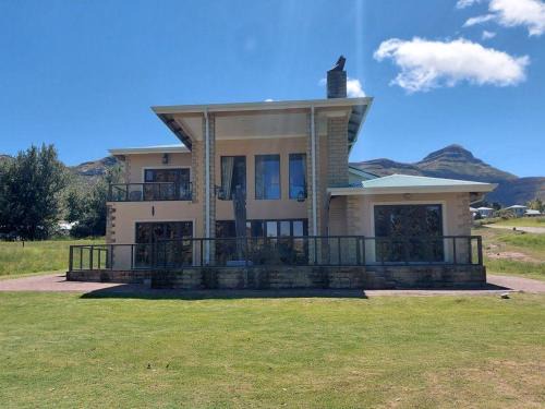 Clarens Villa | Golf Course View