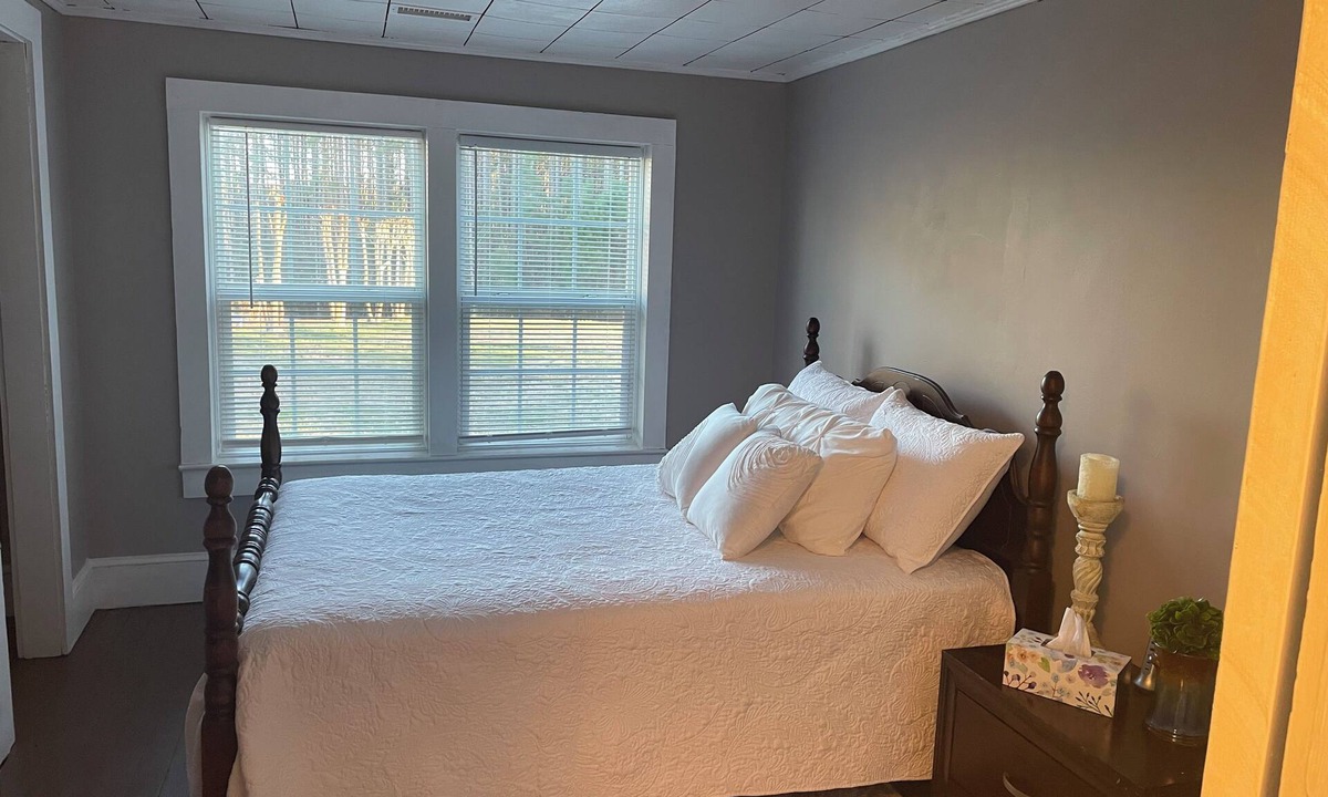 Mill Spring Cottage | Granny Ruby’s Cottage near TIEC