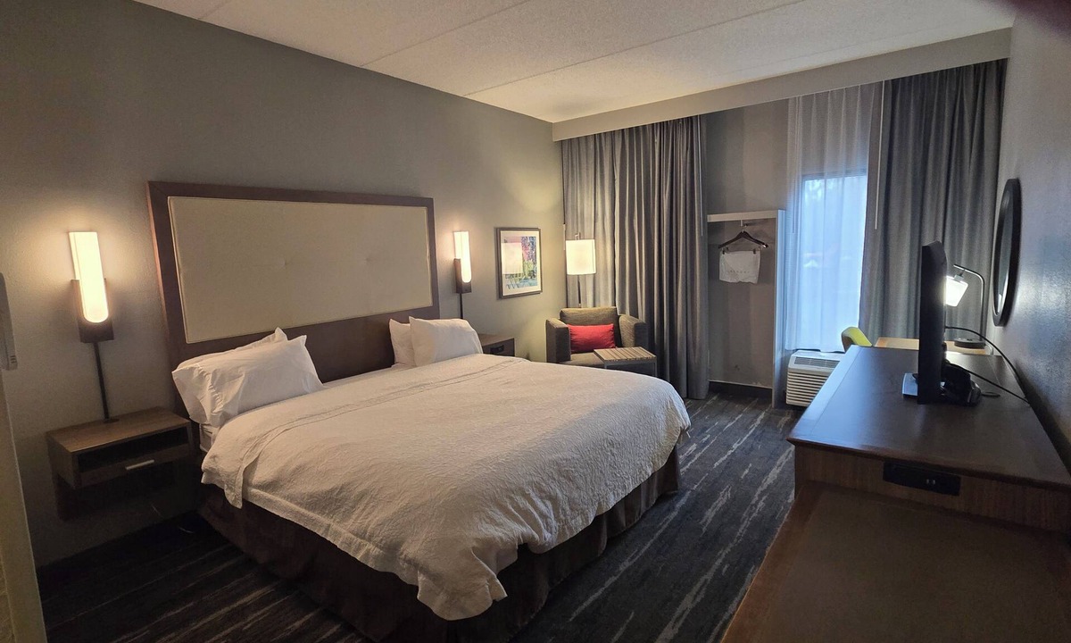 Commerce Hotel | Hampton Inn Commerce