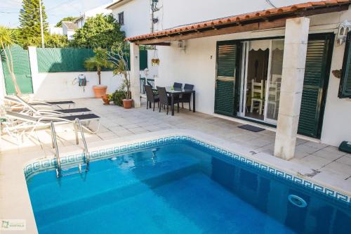 Carcavelos Hostel | Help Yourself Hostels - Carcavelos Coast