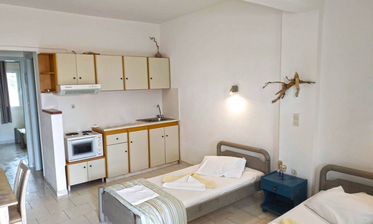 Gavrio House | Holiday Home '11 Perasma Kypri Beach Apt' with Private Terrace, Wi-Fi and Air Conditioning