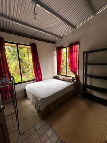Rio Jimenez House | Hostel Guacimo