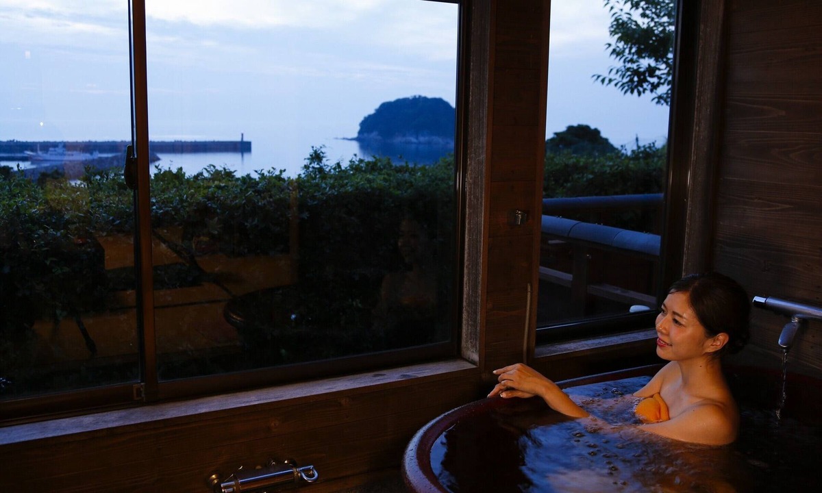 Kami Hotel | Kasumi Nihon Yuhi Hyakusen No Yado Minatokan