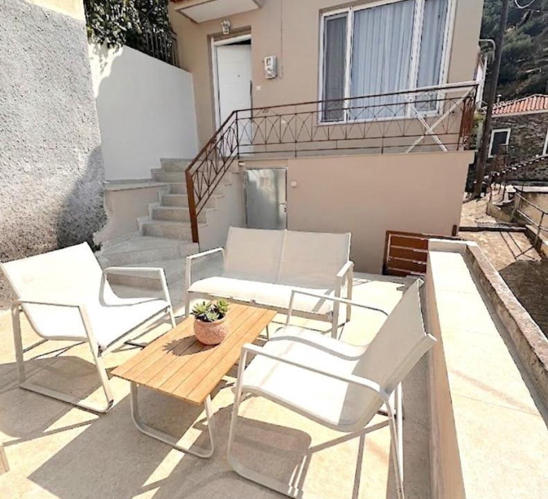 Mytilene House | Kayani View