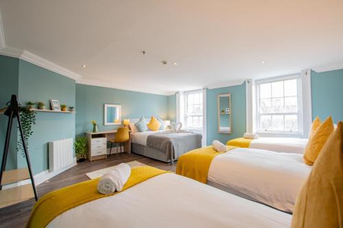 City Centre Dublin House | Large Group House -Temple Bar 2 Min