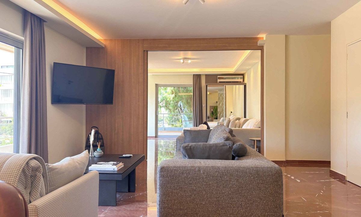 Atalanti Apartment | Luxurious & Spacious Flat in Glyfada Center