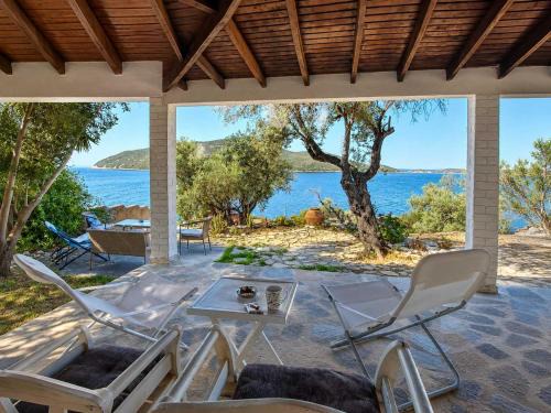Pythagorion House | Mare E Cielo - Seafront Stay & Private Beach Samos