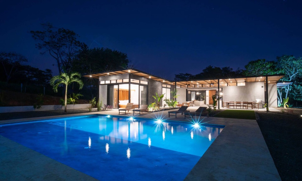 Playa Grande Villa | New Luxury privacy Villa, large pool Playa Grande.