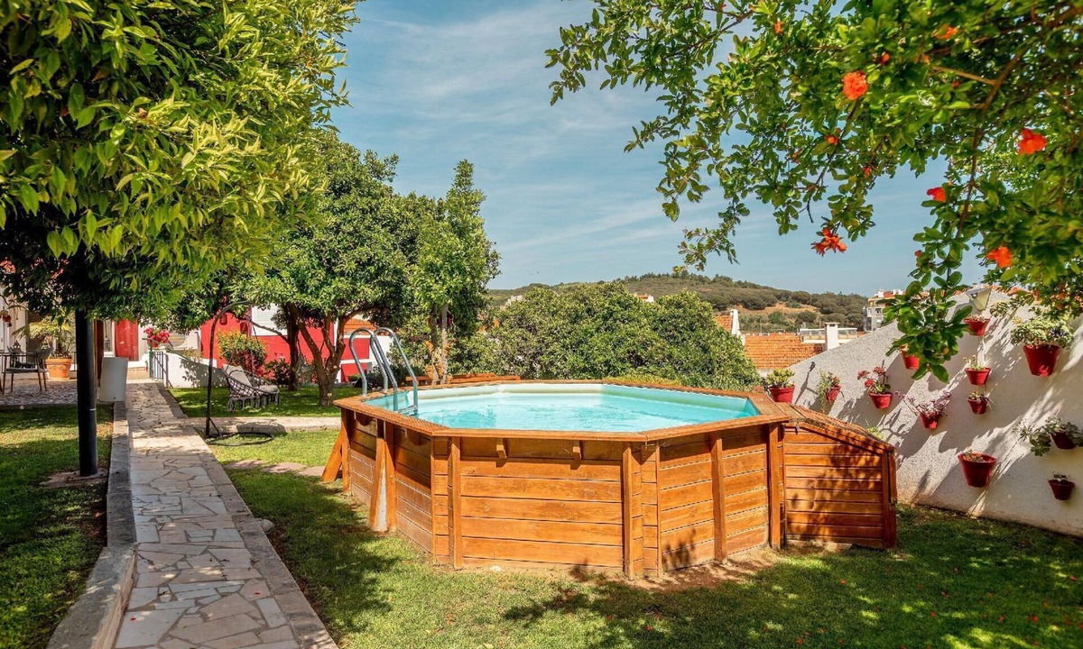 Alges House | Nice flat with small shared pool