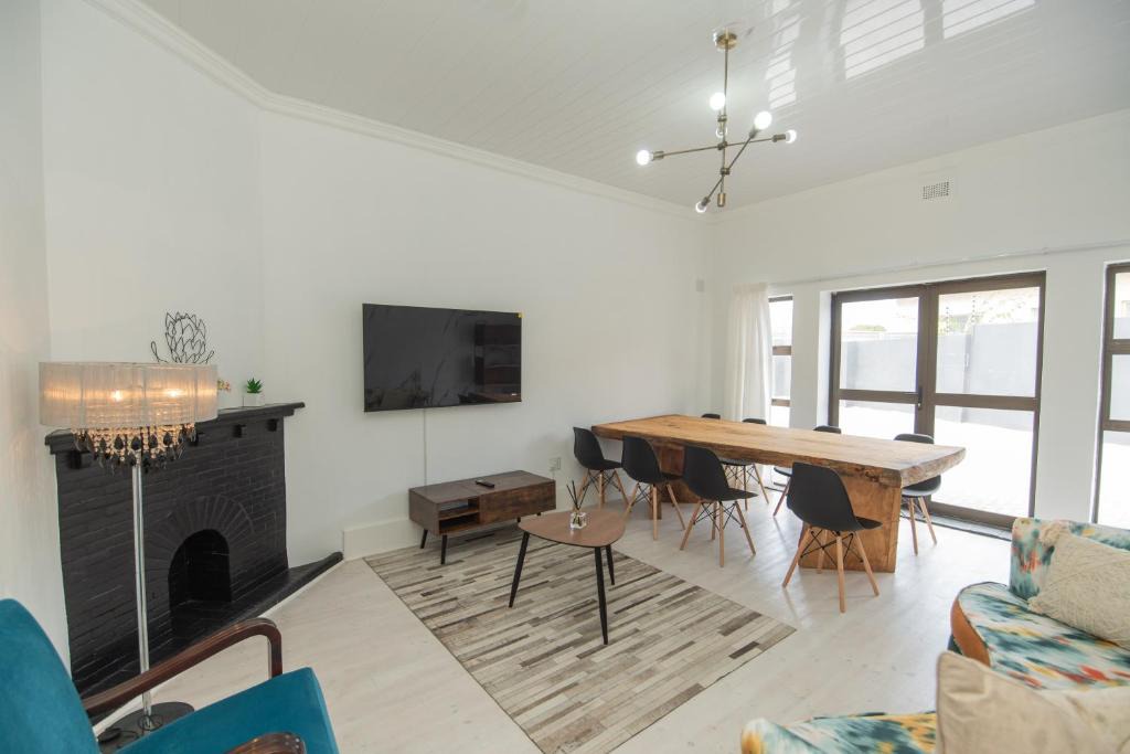 Summerstrand House | Nine on Second