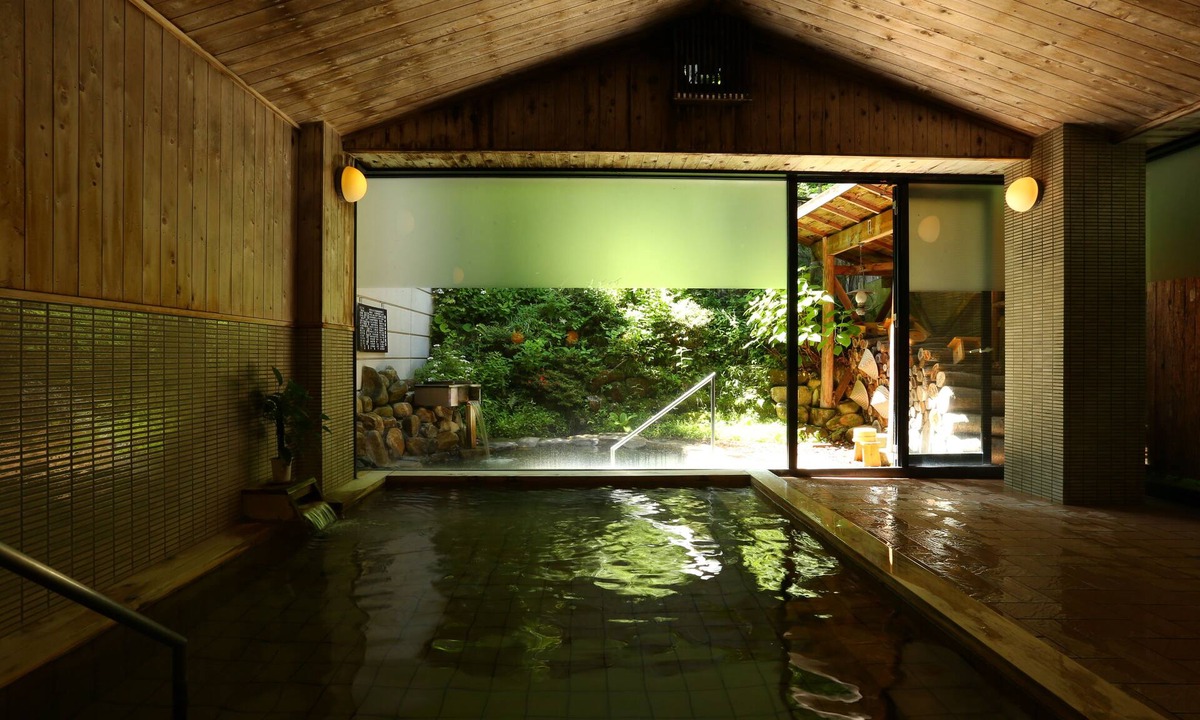 Fukushima House | Nukumorino-yado Komanoyu