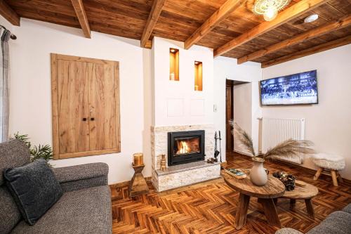 Kefalochori House | Oiti Mountain Apartments