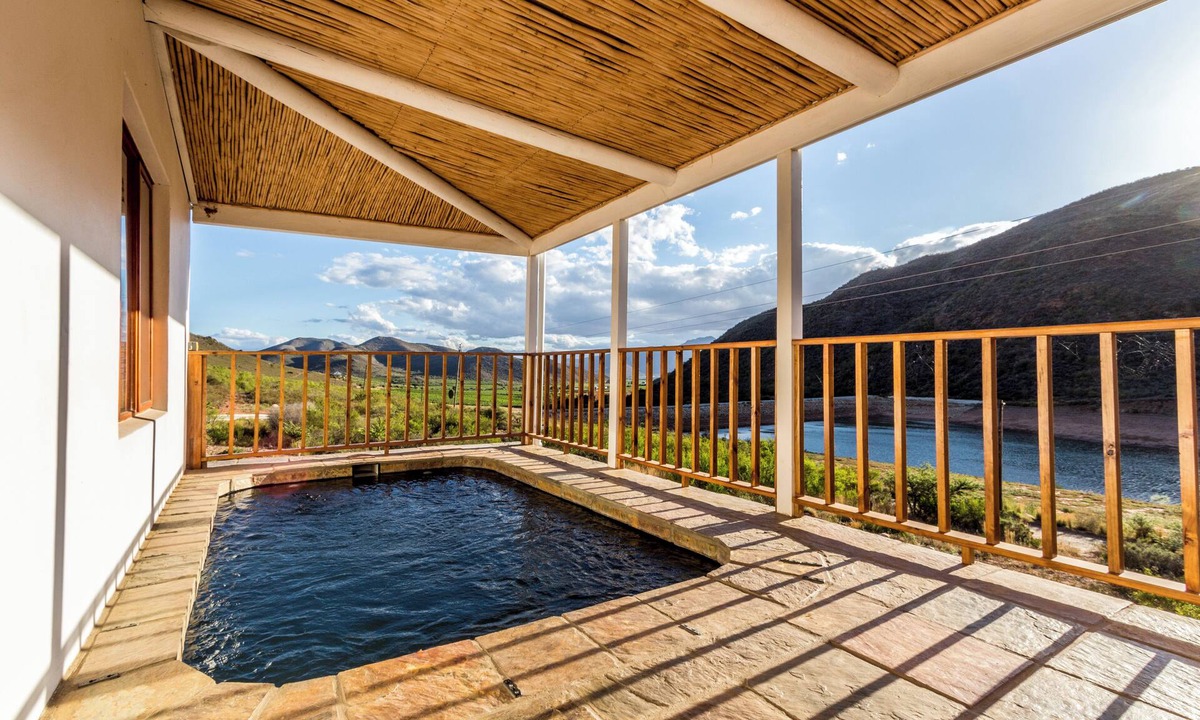 Robertson Cabin | Orange Grove