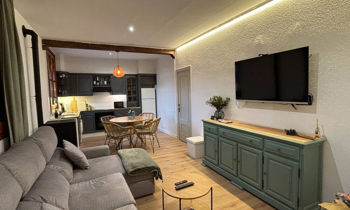 Sant Corneli Apartment | Peace Corner among Mountains