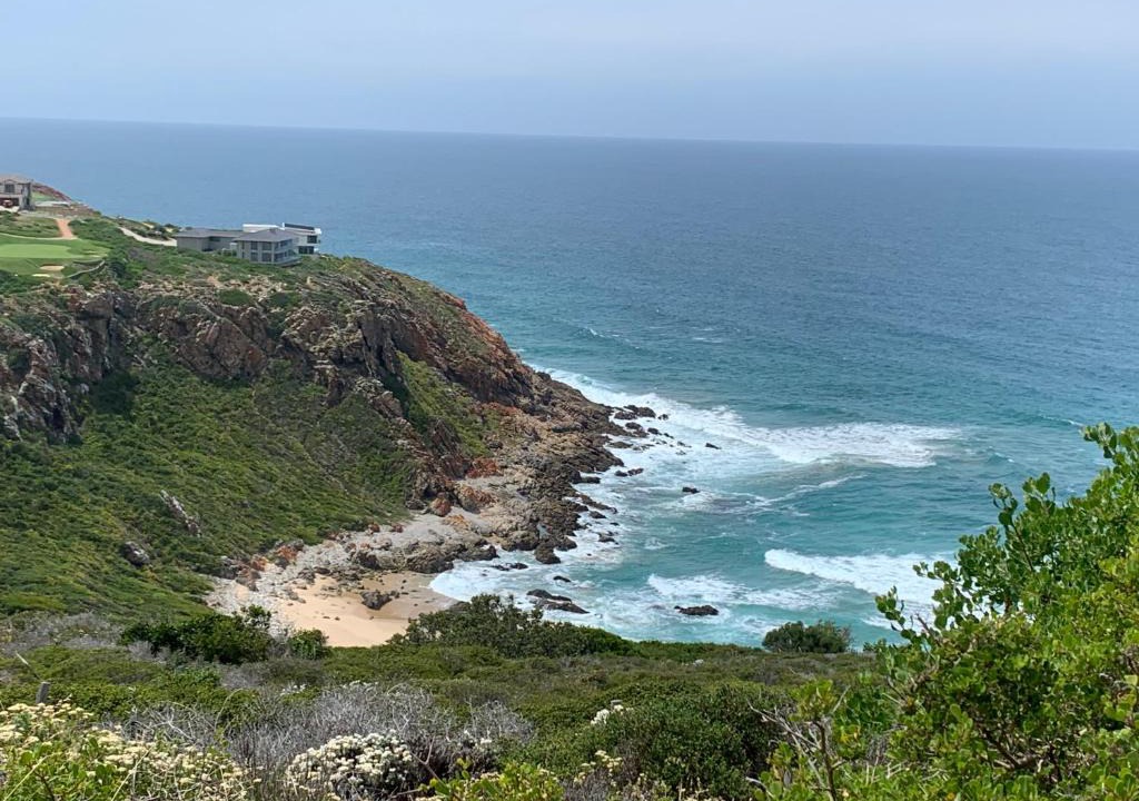 Pinnacle Point Cabin | Pinnacle Point 2 bed lodge available for short stay