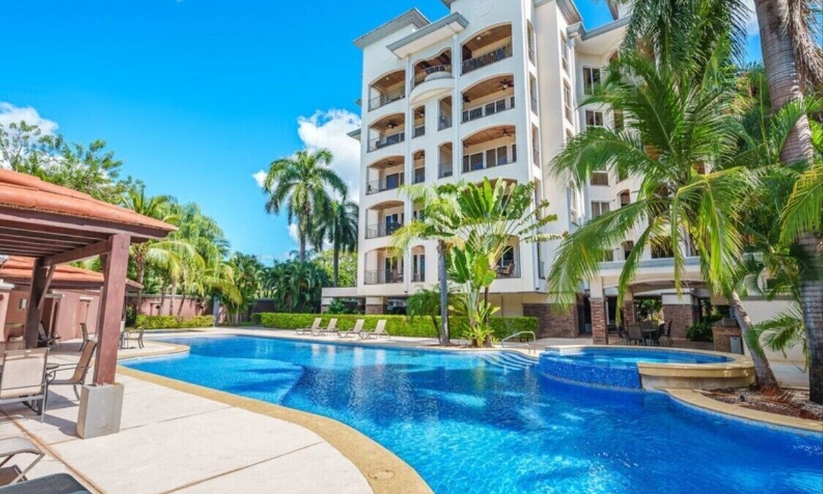 Playa Langosta Condo | Playa Langosta rental, lovely Condo Suitable for 2 couples or a family, with 3 pools, game room and 2 gyms, Peninsula 37,