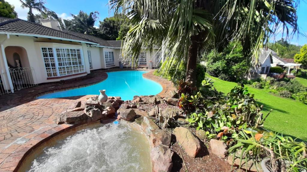 Gillitts Bed & Breakfast | Queenz Bed & Breakfast