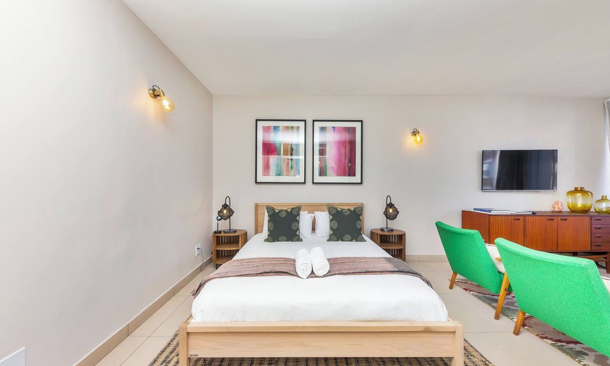 Cape Town City Centre Apartment | Refurbished Studio Apart in the Heart of Cape Town