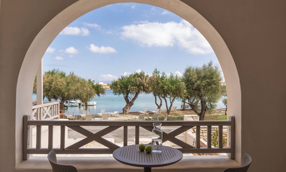 Naousa Hotel | Salt Suites Paros