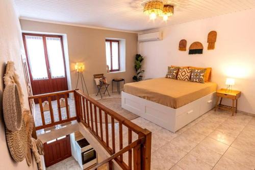 Samothrace House | Samora Guest House