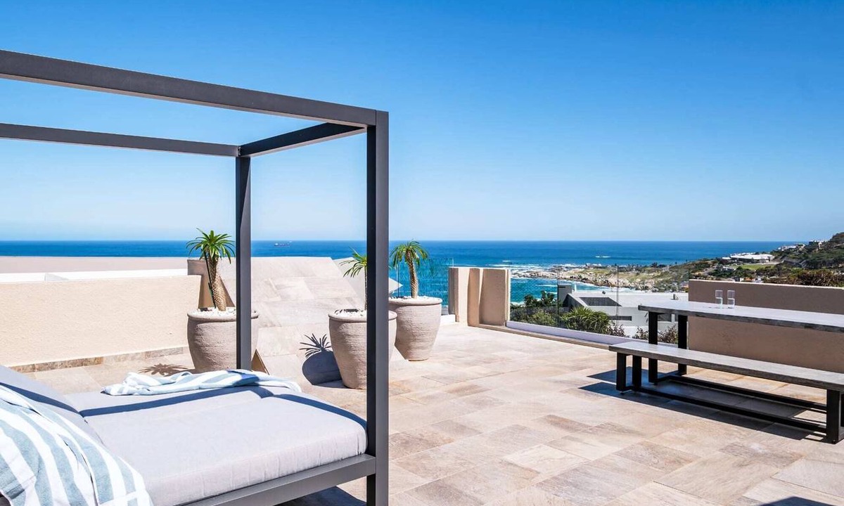 Camps Bay Apartment | Seaside Escape Apartment Sea La View
